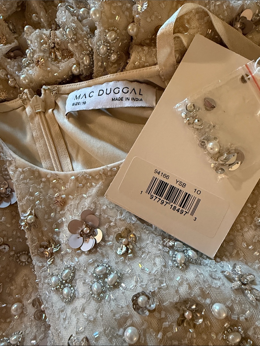 MAC DUGGAL
Ivory Embellished Evening Gown with Velvet Bow - Picture 14 of 17